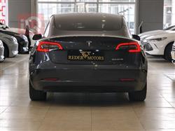 تسلا موديل 3